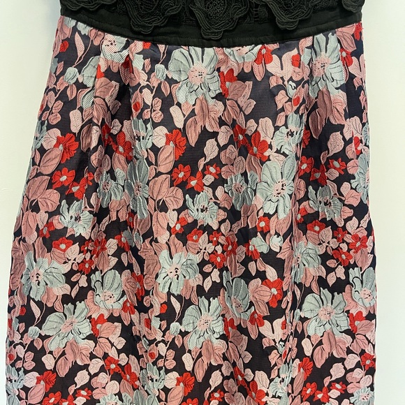 ML Monique Lhuiller Multi Floral Jaquan Gown - Picture 12 of 16